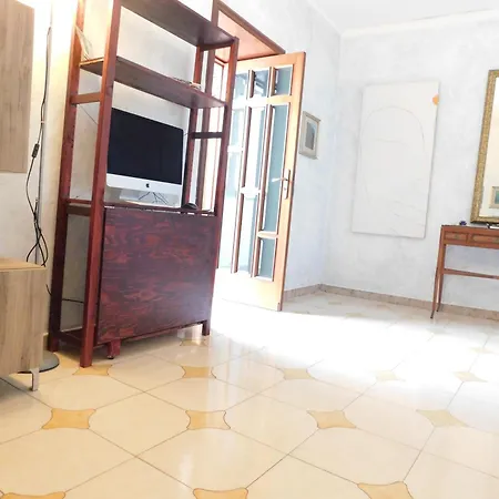 Piacevole Chiaia Apartment Naples