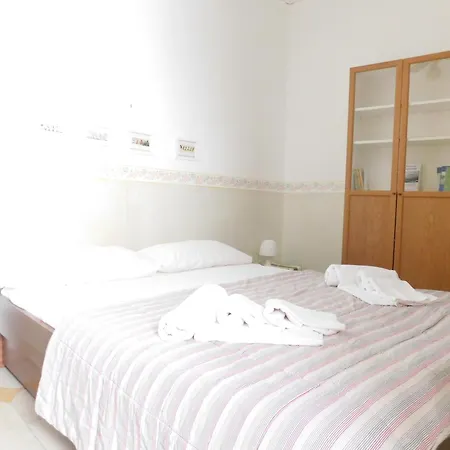 Apartment Piacevole Chiaia *