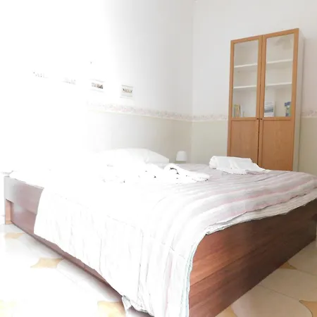 Apartment Piacevole Chiaia